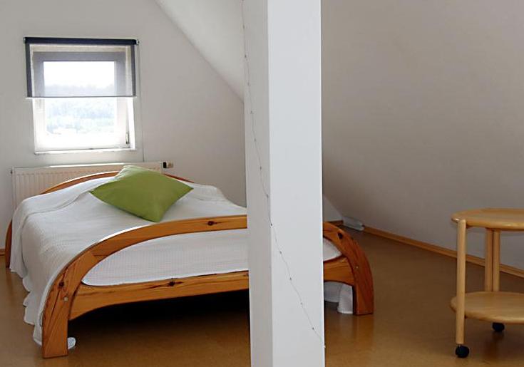 4. 2 Zimmer Wohnung in 73730 Esslingen-Oberesslingen