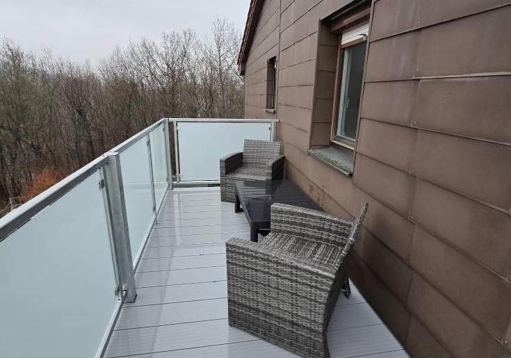 11. 4 Zimmer Wohnung in 73734 Esslingen-Berkheim