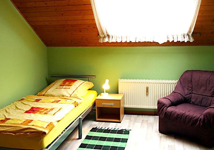 0. single room in 72631 Aichtal-Aich