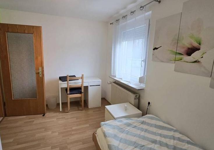 1. 4 Zimmer Wohnung in 73734 Esslingen-Berkheim