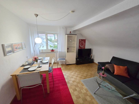 2 Schlafzimmer mit jeweils französischem Bett (1,40 m) in einem 2-Familienhaus